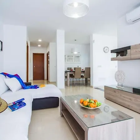 Playa Blanca Sleeps 6 Pool Air Con Wifi Willa