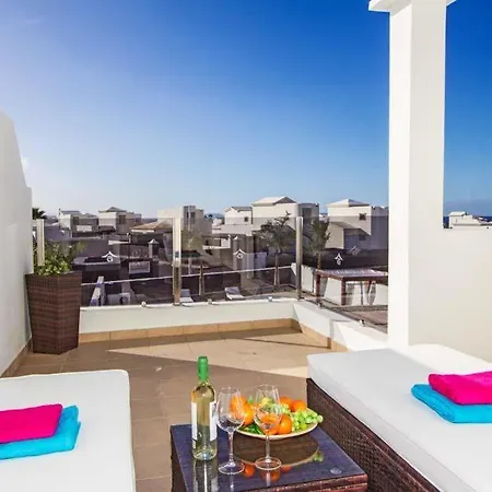 Playa Blanca Sleeps 6 Pool Air Con Wifi Willa *