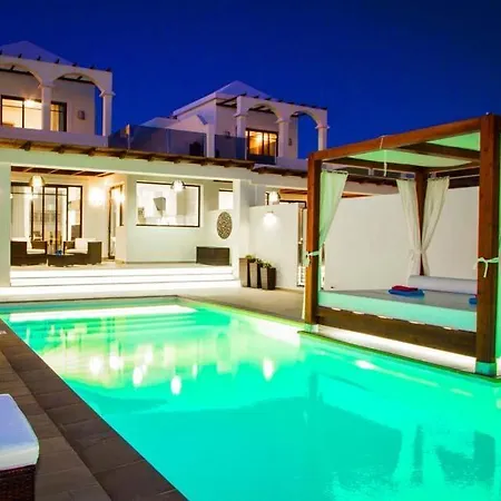 Playa Blanca Sleeps 6 Pool Air Con Wifi Willa *