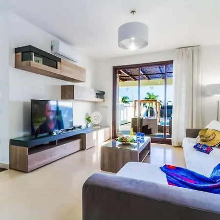 Playa Blanca Sleeps 6 Pool Air Con Wifi *