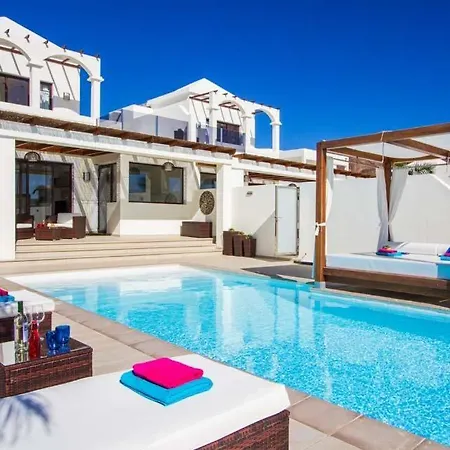 Willa Playa Blanca Sleeps 6 Pool Air Con Wifi